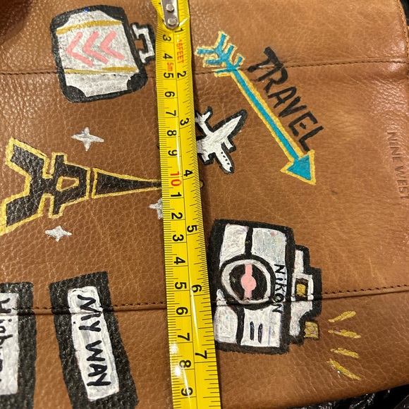 VINTAGE NINE WEST UPCYCLED LEATHER PAINTED TRAVEL BAG - Picture 12 of 13